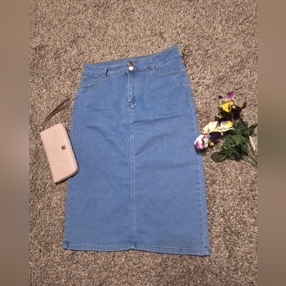 Dresses & Skirts - denim skirt